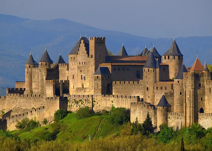 Josephine Dans Tour Medievale - Carcassonne * Saint-Hilaire-de l'Aude